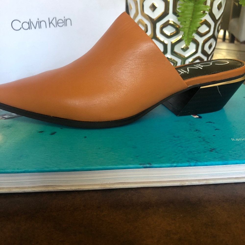 Calvin Kliein slip on loafer